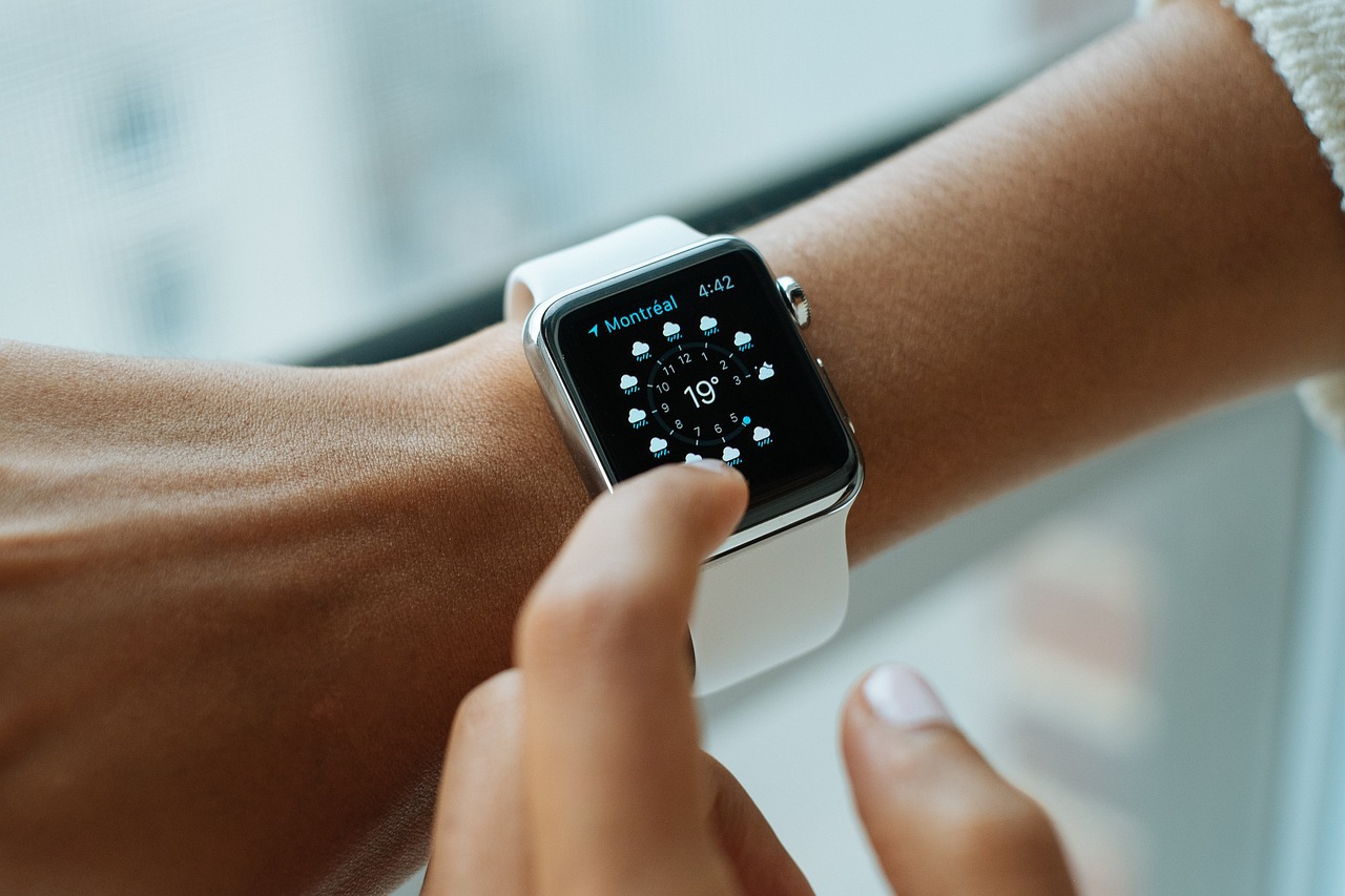 Tech Meets Textiles: The Rise of Smart Fashion